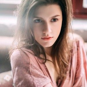 Meet your Posher, Monica